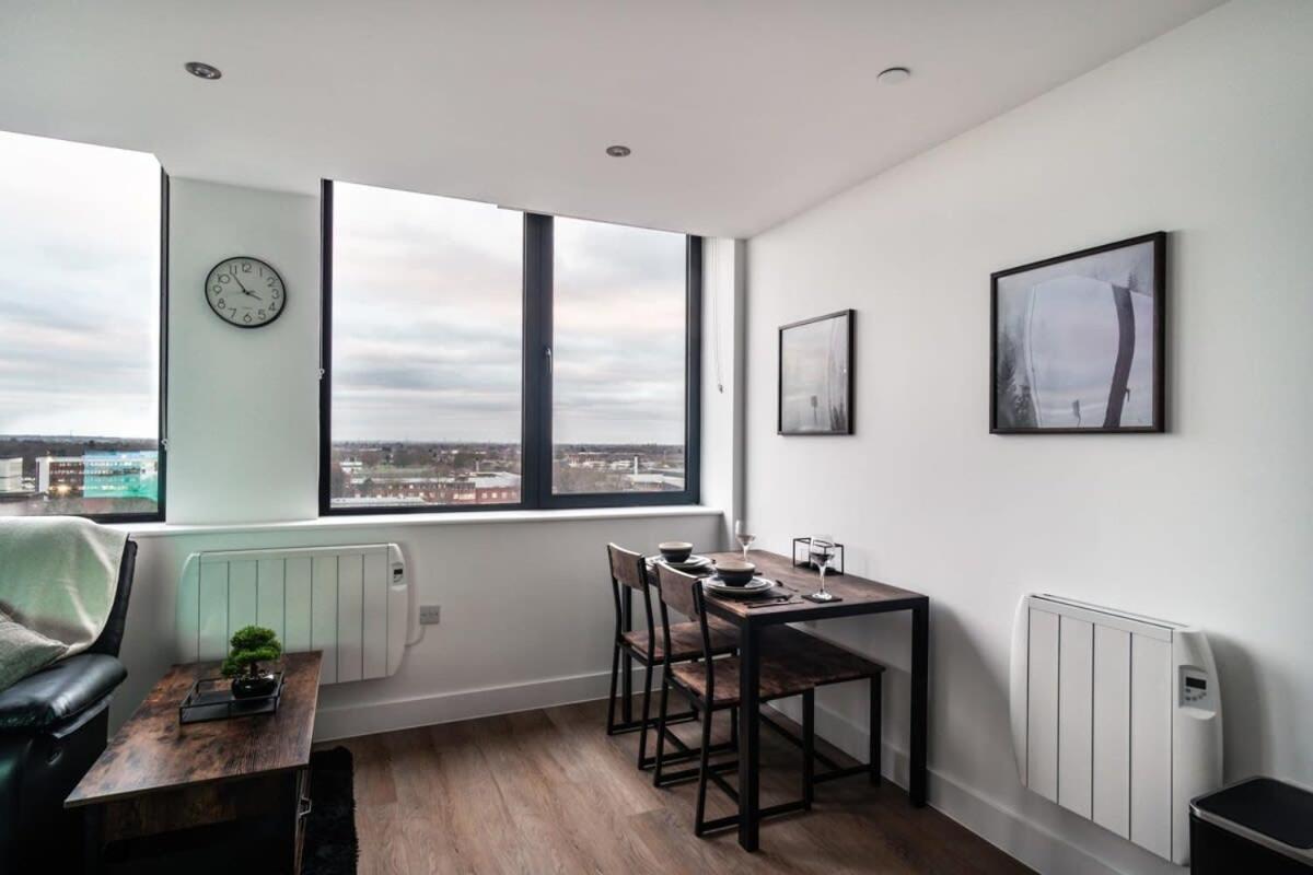 Stayzeni, Alexandra Rise Manchester Cosy 1Br Flat 외부 사진